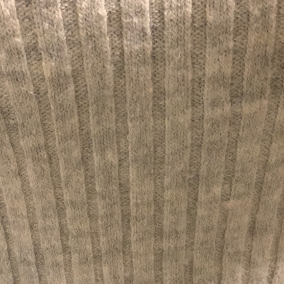 old navy sweater worn once perfect condition - Picture 3 of 5